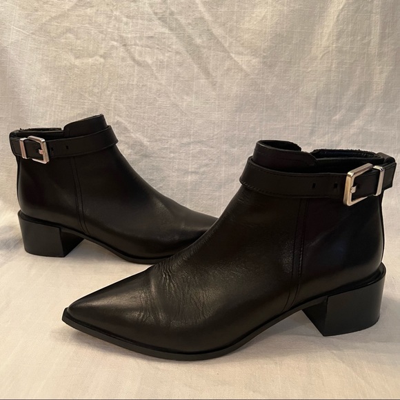 MASSIMO DUTTI black leather ankle boot with buckle - Picture 2 of 9